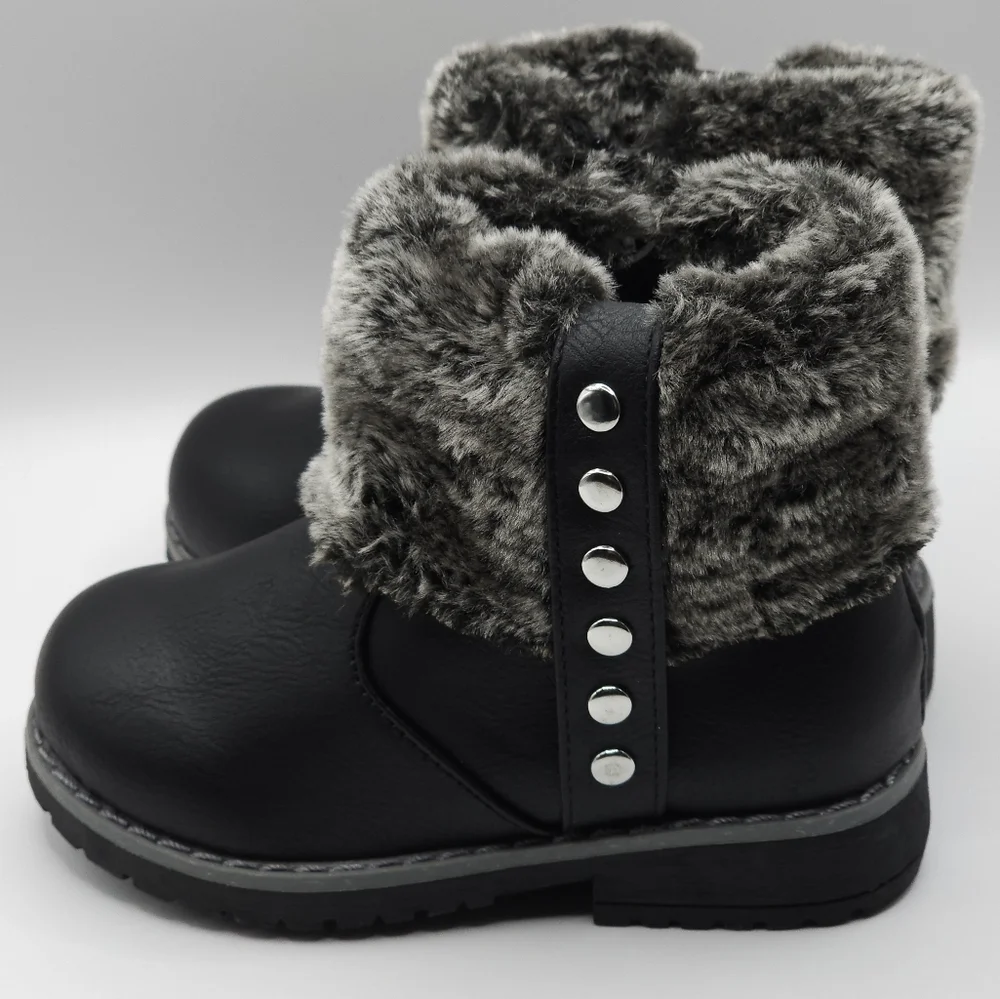 RUGGED BEAR girls size 7 black with faux fur low top‎ boots